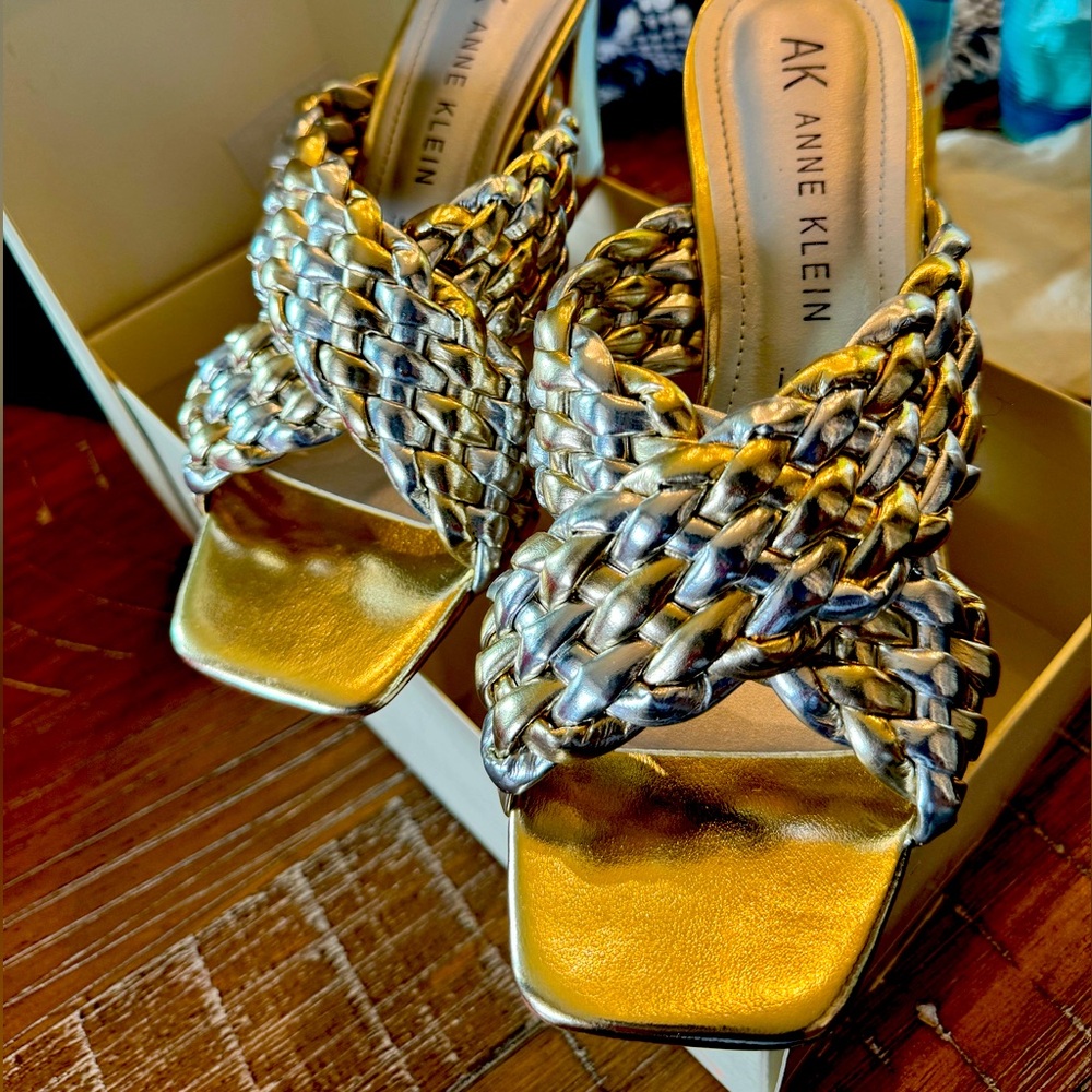 Anne Klein AKMisty slide on